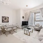 Luton Vacations Homes -Sparkle Towers, Dubai Marina -30Ab3