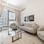 Luton Vacations Homes -Sparkle Towers, Dubai Marina -30Ab3